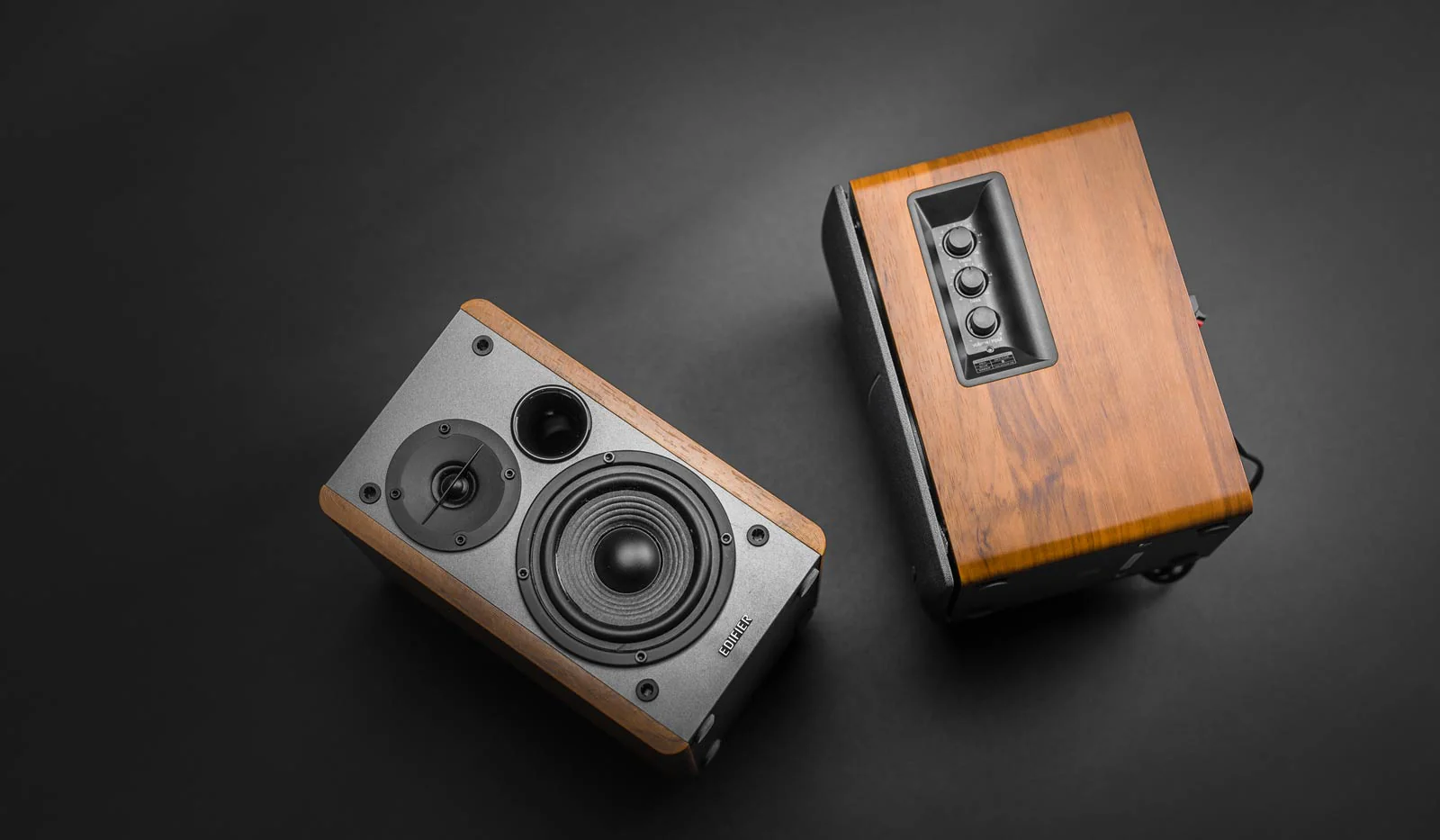 R1280DB Powered Bluetooth Bookshelf Speakers - Image 14