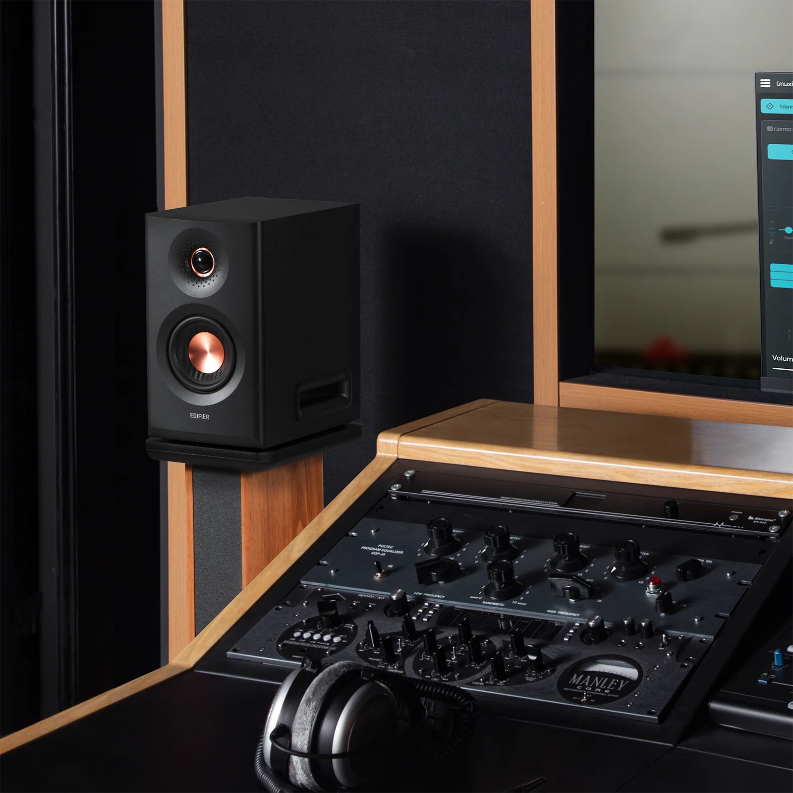 MR5 Tri-Amped Powered Studio Monitor Speakers - Image 9