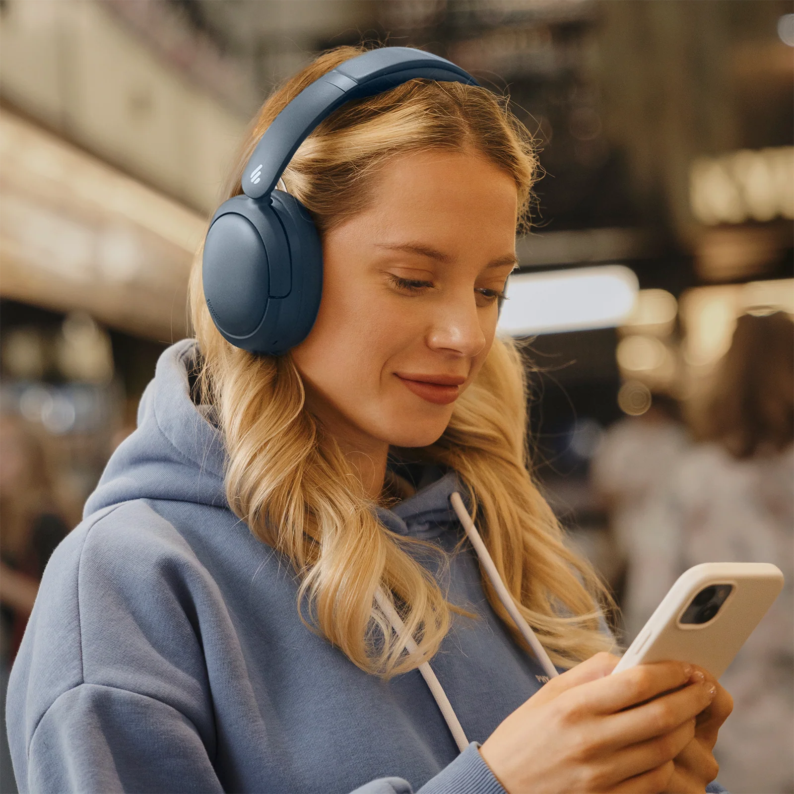 V80 Hybrid Active Noise Cancelling Headphones - Image 4