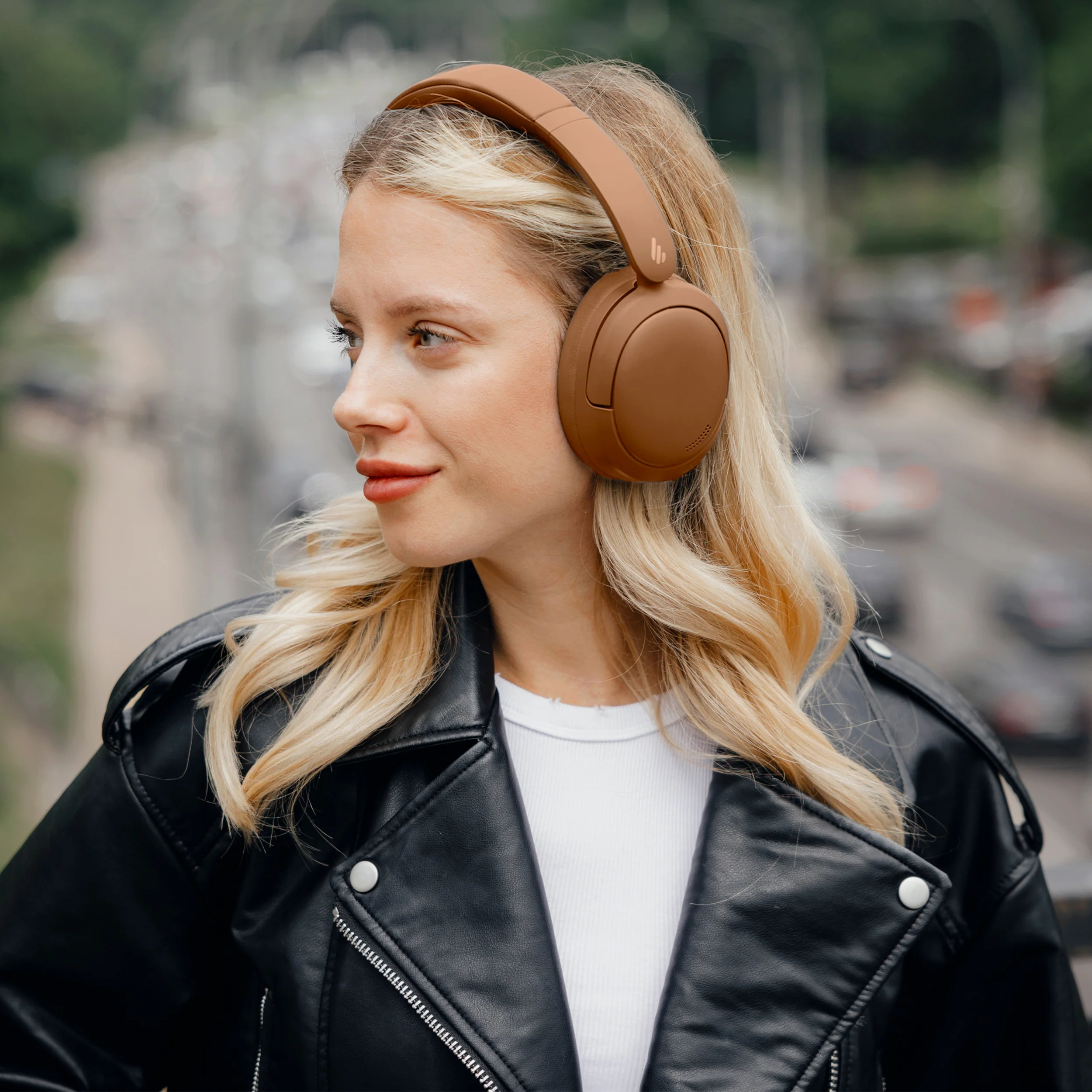 V80 Hybrid Active Noise Cancelling Headphones - Image 7