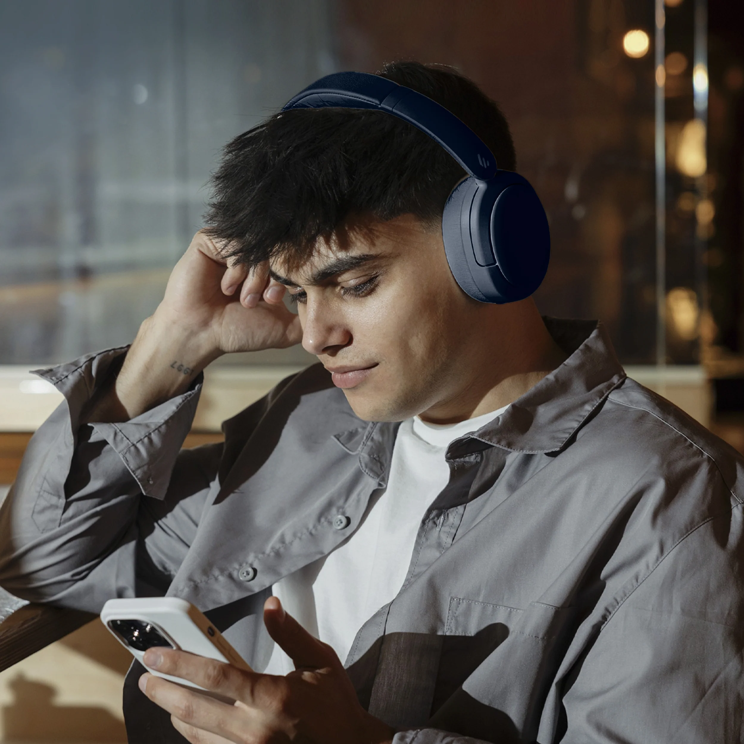 V80 Hybrid Active Noise Cancelling Headphones - Image 8